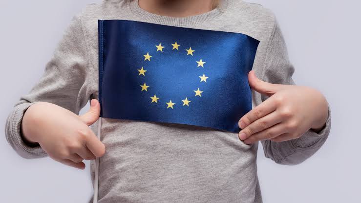 EU Ta Gabatar da Sabon Tsarin Takaita Amfani da Shafukan Sada Zumunta ga Yara