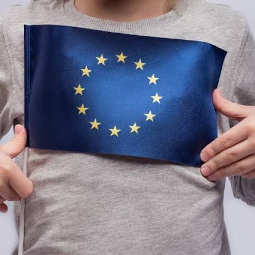 EU Ta Gabatar da Sabon Tsarin Takaita Amfani da Shafukan Sada Zumunta ga Yara