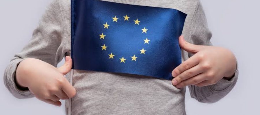 EU Ta Gabatar da Sabon Tsarin Takaita Amfani da Shafukan Sada Zumunta ga Yara
